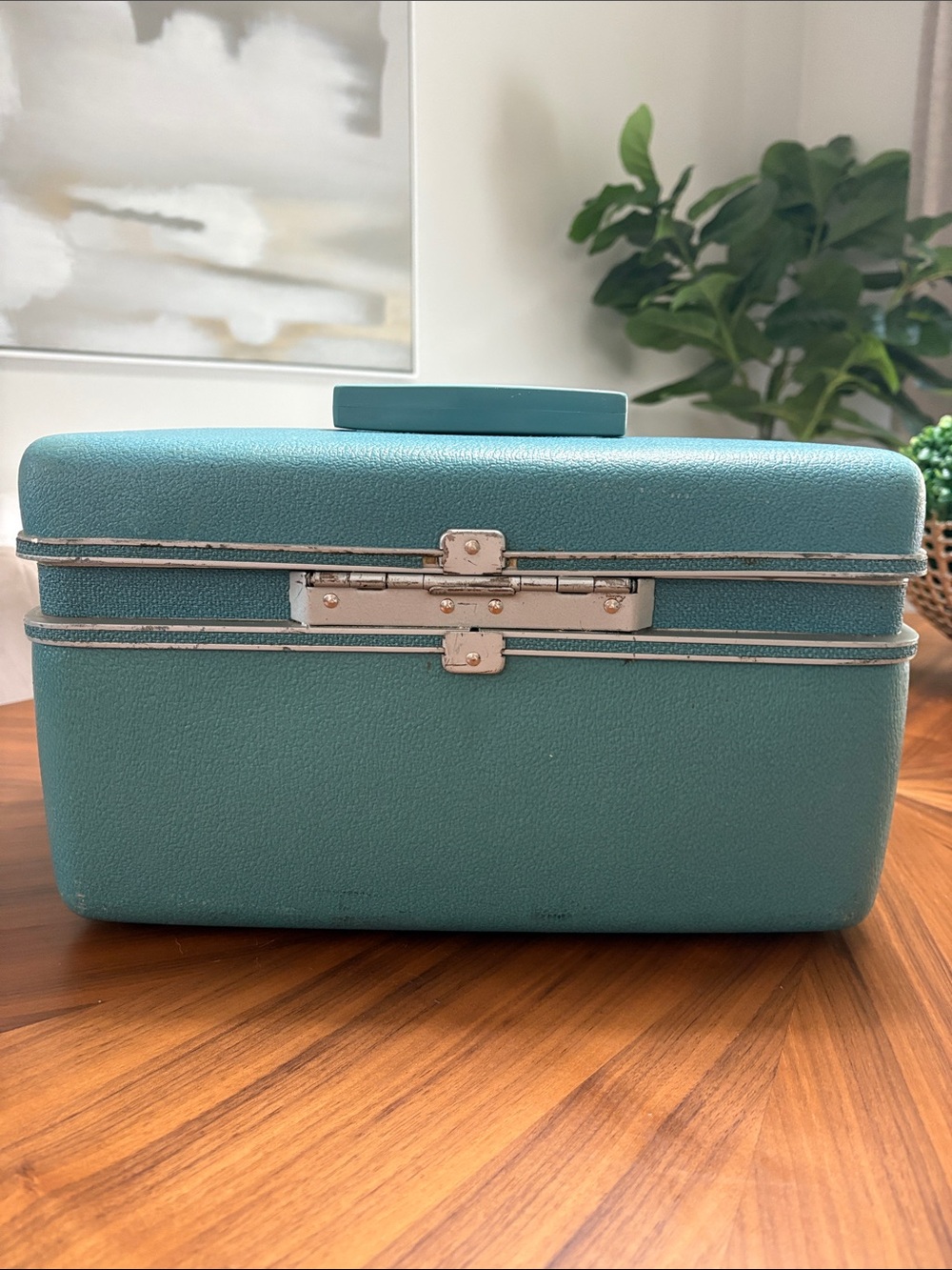 Vintage Teal Train Case Cosmetic Makeup Case - Picture 4 of 9